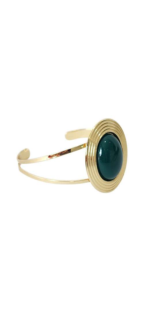 Bracelete Dourado Aberto com Medalhão Oval e Resina Verde Escura