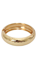 Bracelete Rígido Dourado com Acabamento Martelado