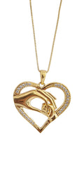 Colar Dourado com Pingente de Coração e Mãos dadas