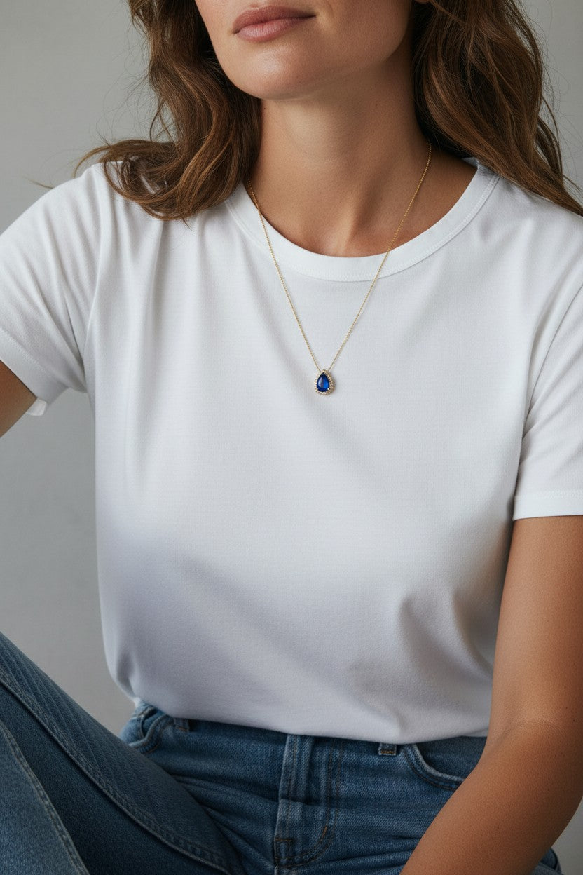 Colar Dourado com Pingente Gota Azul e Zircônias Cristais